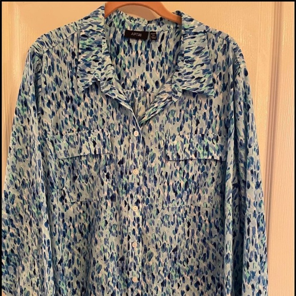 Apt. 9 Tops - Apt 9 long sleeve button down blouse